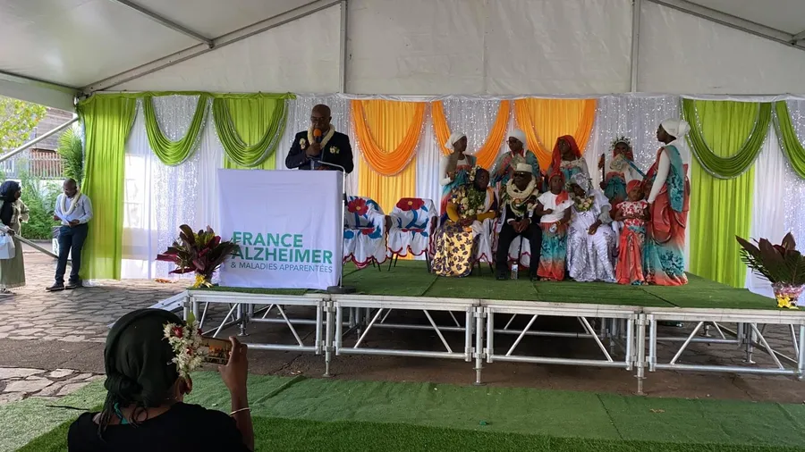 Présentation de PARO à France Alzheimer Mayotte